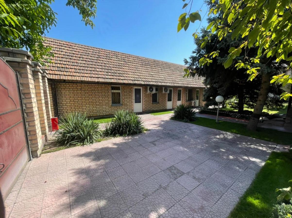 Гостевой Дом Шумкар Азия Guest House Shumkar Asia Μπισκέκ Εξωτερικό φωτογραφία